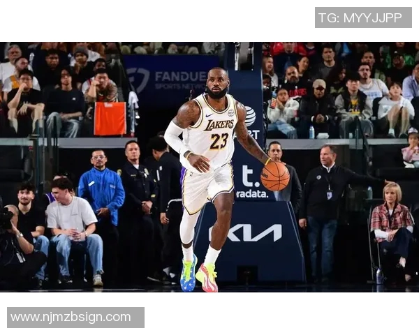 反常！詹姆斯放弃垃圾时间刷分！锡安空砍24分，东契奇27+10+7！